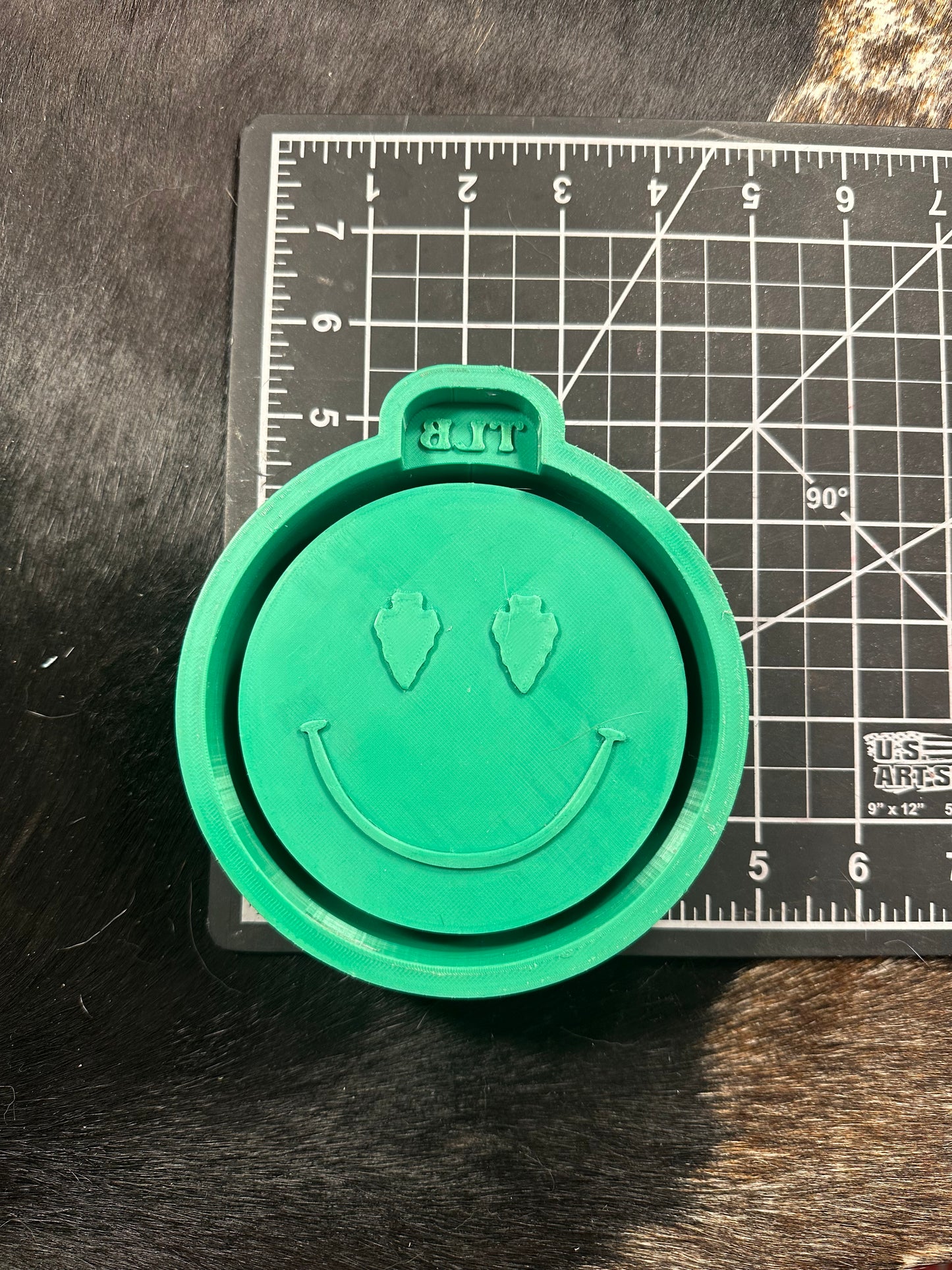 Arrowhead Smiley Silicone Freshie Mold